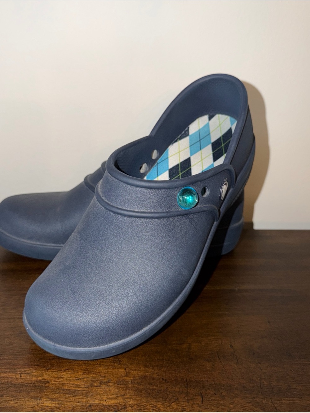 Navy Blue Work Crocs Women’s Sz 7 Plaid Insole Comfort Lightweight